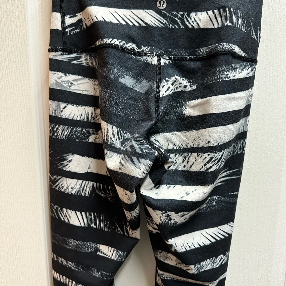 lululemon athletica woman leggings